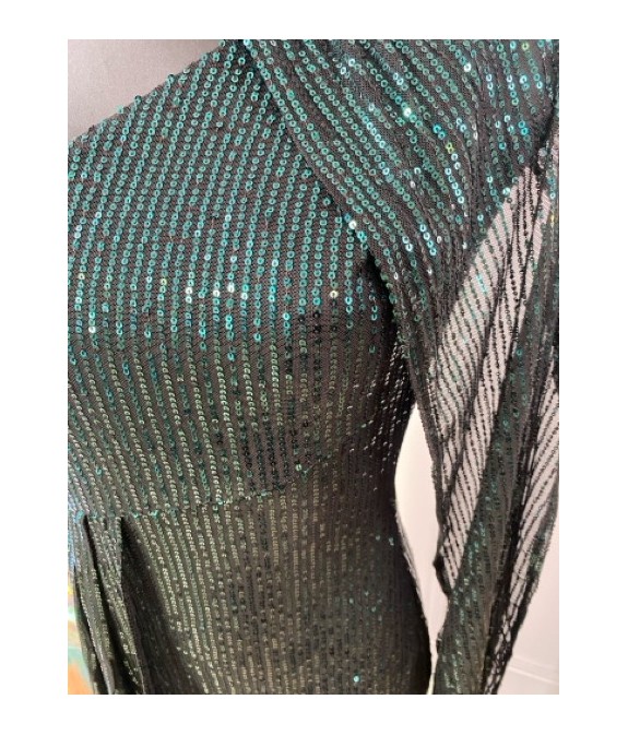 Robe de soirée noire asymétrique à sequins – Élégance et glamour