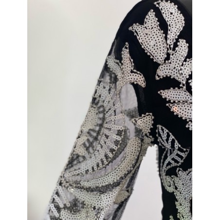 Robe femme mi-longue noire et blanche à motif graphique chic