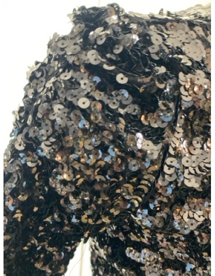 Veste courte en sequins noirs – Élégance & éclat pour vos tenues de soirée