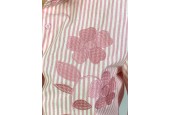 Chemisier femme rose en coton à rayures et fleurs brodées Chemisier femme rose en coton à rayures et fleurs brodées