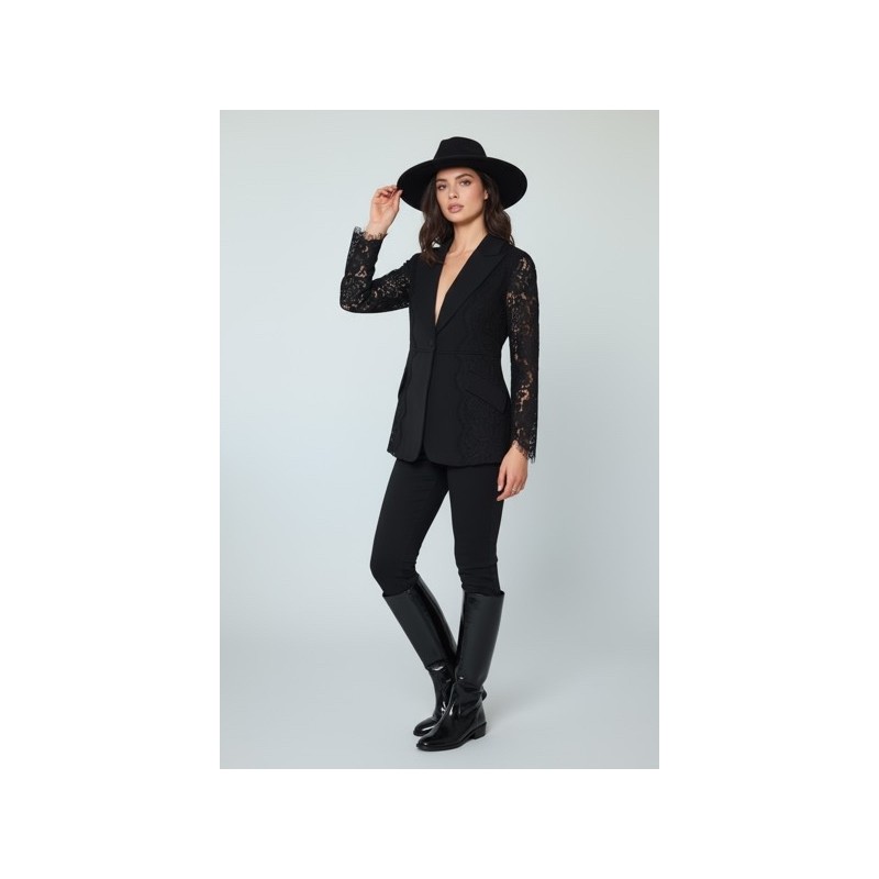 Veste noire femme élégante avec manches en dentelle