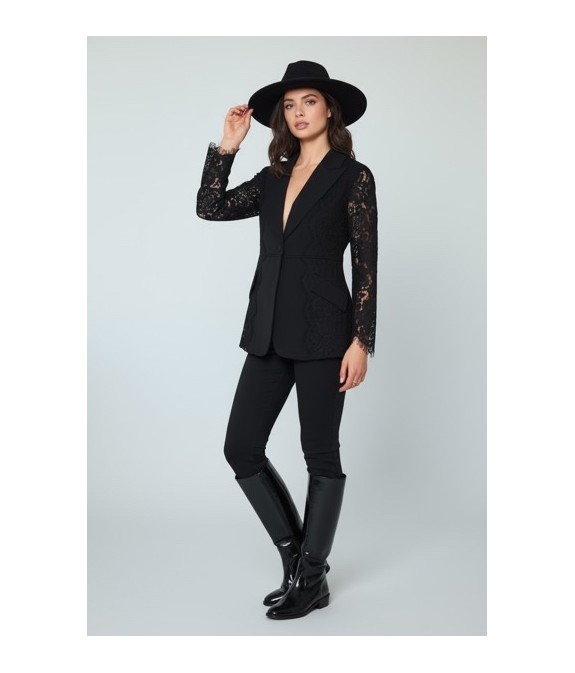 Veste noire femme élégante avec manches en dentelle