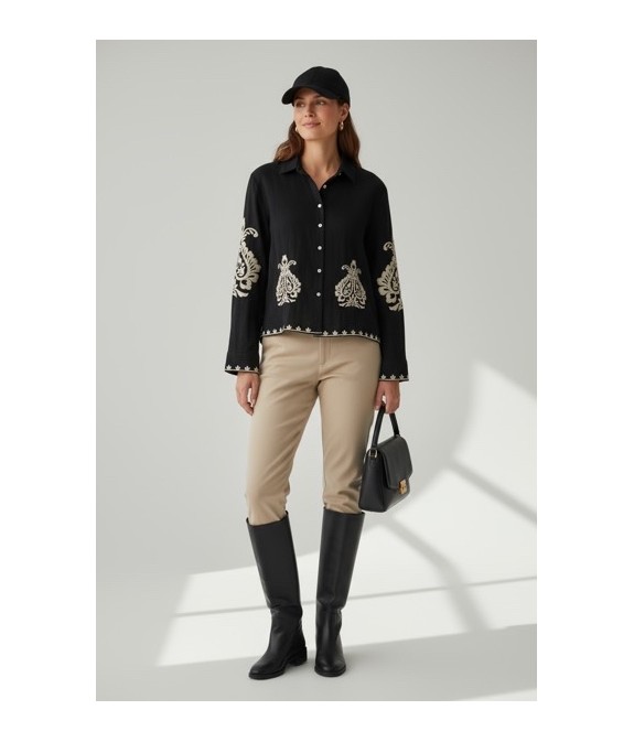 Blouse noire en coton brodé femme