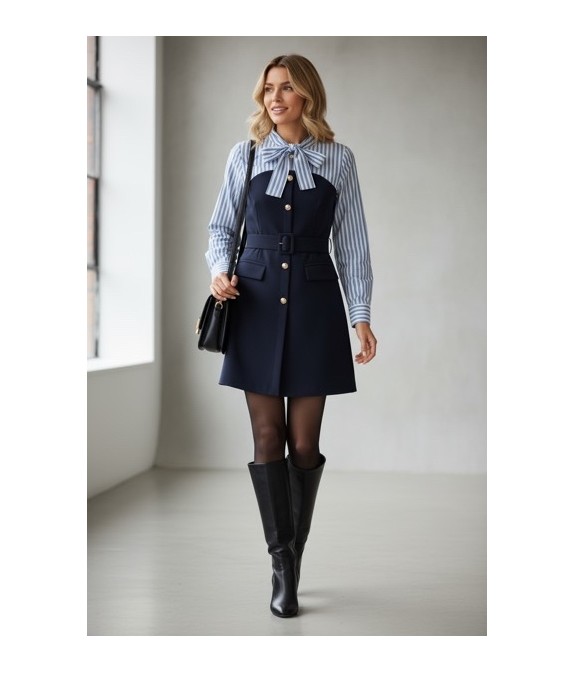 Robe à effet chemise intégrée.