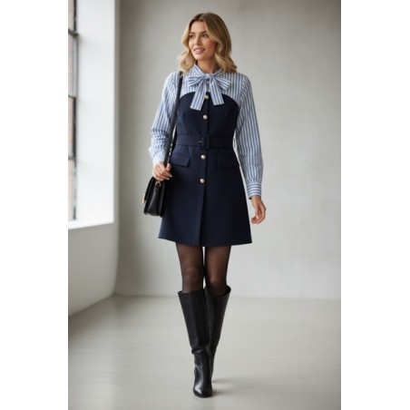 Robe à effet chemise intégrée.