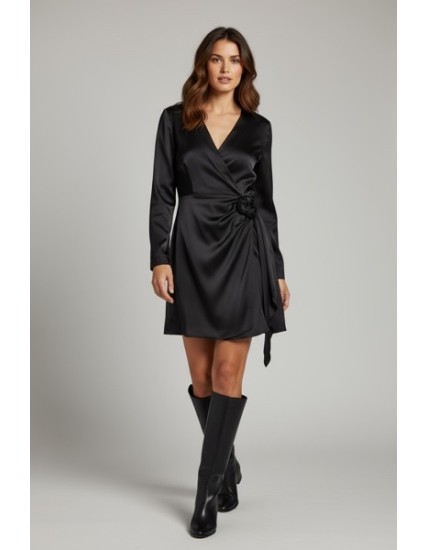 Robe effet portefeuille satinée élégante