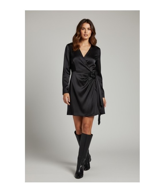 Robe effet portefeuille satinée élégante