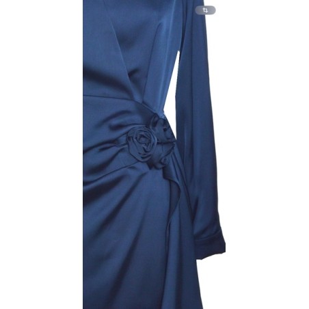 Robe effet portefeuille satinée élégante