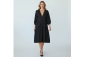 Robe noire bohème en coton brodé – Élégance naturelle et féminine