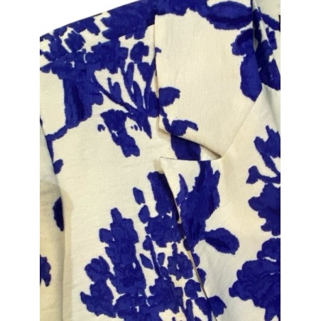 Veste femme élégante à imprimé floral bleu cobalt sur fond ivoire
