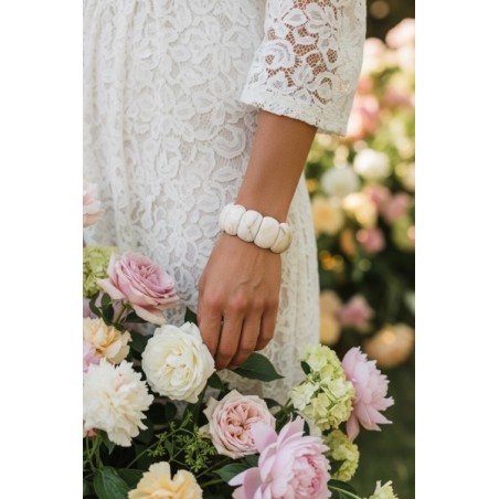Bracelet large en pierre naturelle blanche – Élégance intemporelle