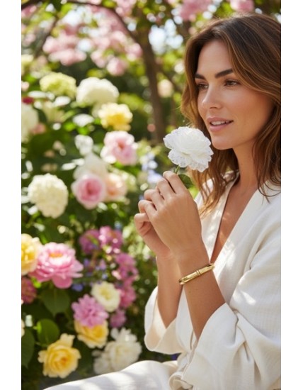 bracelet doré femme, bracelet jonc bambou, bijou acier inoxydable doré, bracelet rigide élégant, bracelet tendance 2025, bijou c