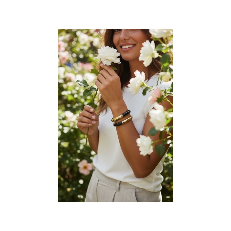 Bracelet esprit jonc en agate noire et  doré