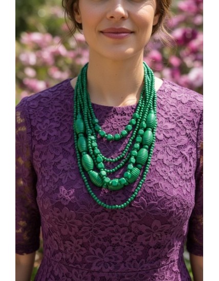 Collier en bois vert multi-rangs – Bijou artisanal élégant et naturel