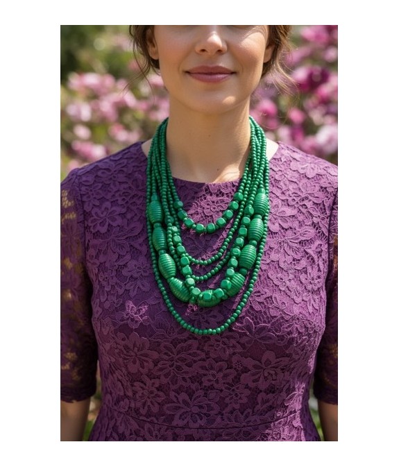 Collier en bois vert multi-rangs – Bijou artisanal élégant et naturel