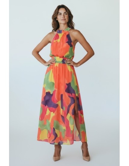 Robe longue fluide à imprimé coloré – col halter et fente élégante