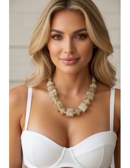 Collier resine beige