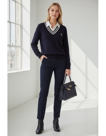 Pull bleu marine femme à col intégré – Élégance intemporelle et confort premium