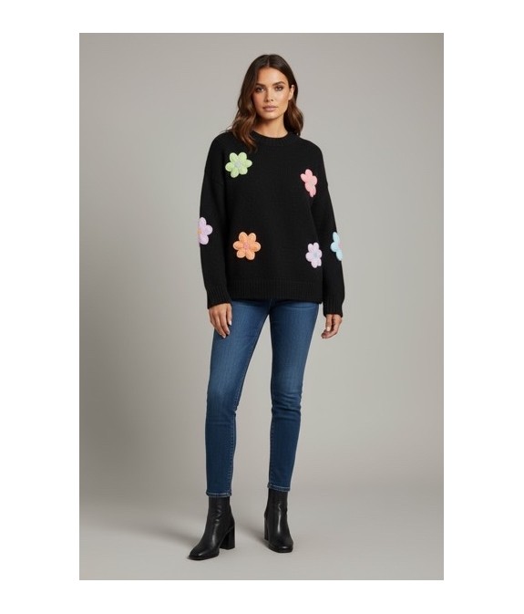 Pull noir à fleurs brodées multicolores