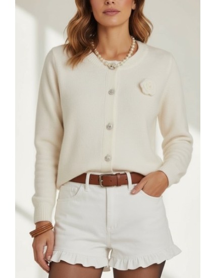 Gilet Femme Élégant en Maille Blanc  avec Boutons Bijoux et Fleur Brodée