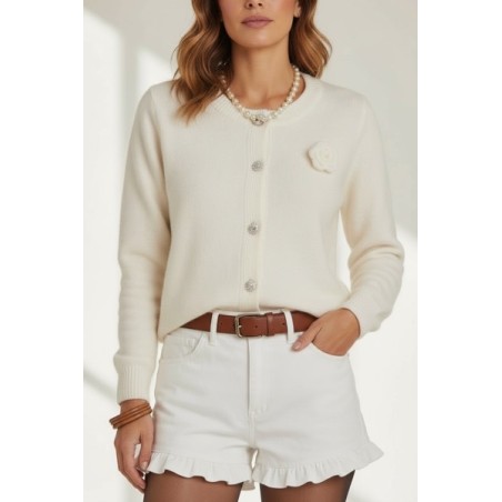 Gilet Femme Élégant en Maille Blanc  avec Boutons Bijoux et Fleur Brodée