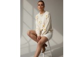Pull blanc/crème à fleurs 3D – douceur, style et élégance printanière