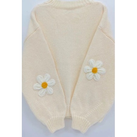 Pull crème en maille douce, décoré de fleurs 3D façon marguerites. Coupe confortable et féminine, parfait pour un look tendance