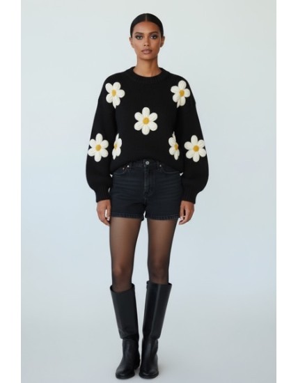 Pull chocolat en maille avec fleurs 3D. Un pull féminin, doux et tendance pour un look chic et printanier ou hivernal