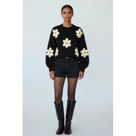 Pull chocolat en maille avec fleurs 3D. Un pull féminin, doux et tendance pour un look chic et printanier ou hivernal