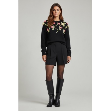 Pull femme noir brodé fleurs – Maille chaude et tendance