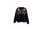 Pull femme noir à broderies florales – Style romantique et moderne
