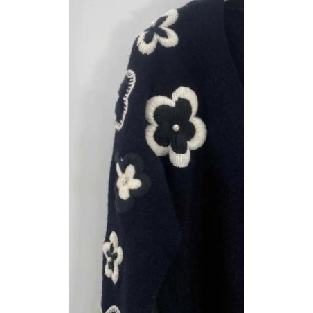 Cardigan Femme Tricot Motifs Fleurs Brodés – Gilet Col V Croisé