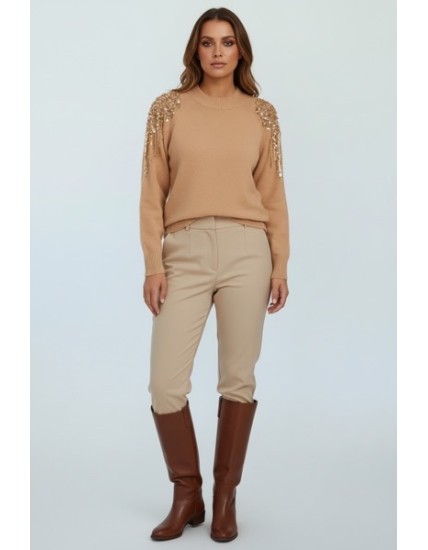 Pull femme crème – Maille douce & épaules perlées | Look chic et élégant