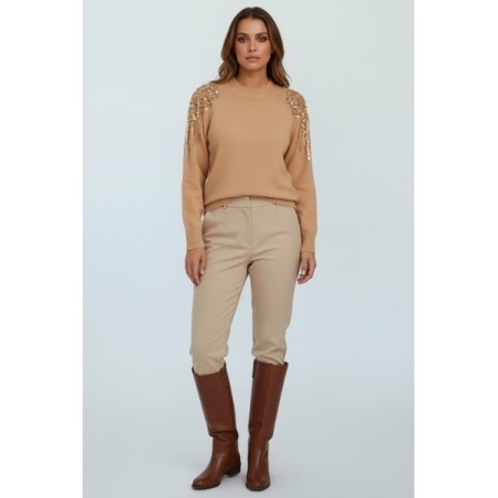 Pull femme crème – Maille douce & épaules perlées | Look chic et élégant
