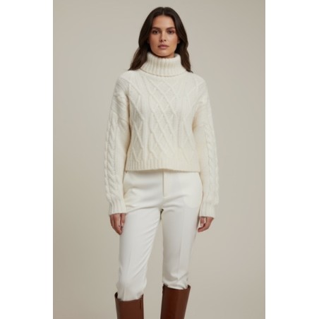 Pull en maille torsadée écru pour femme – Col roulé cosy hiver