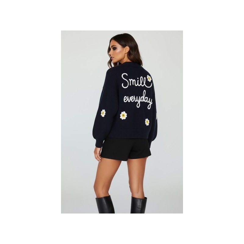 Gilet cardigan femme tendance brodé – Motif fleurs & message “Smile everyday”
