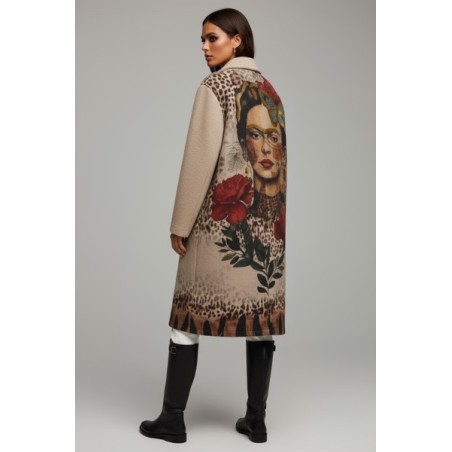 Manteau long beige femme – Style artistique, motif visage artistique au dos, tissu bouclette tendance