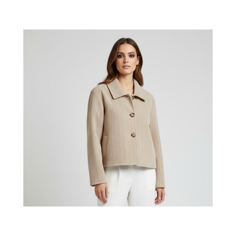 Veste femme en tissu texturé beige – Élégance minimaliste & style intemporel
