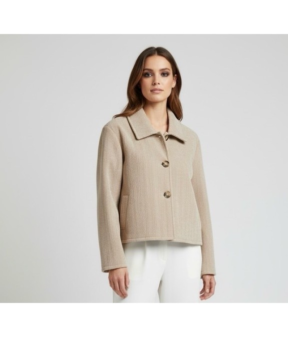 Veste femme beige texturée – Coupe droite élégante, col classique & boutons effet écaille