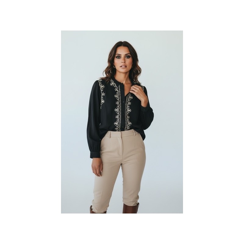 Chemisier noir femme avec broderies – Élégance intemporelle et style bohème chic