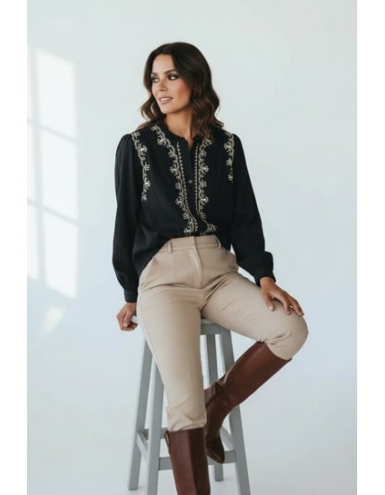 Chemisier noir femme avec broderies – Élégance intemporelle et style bohème chic