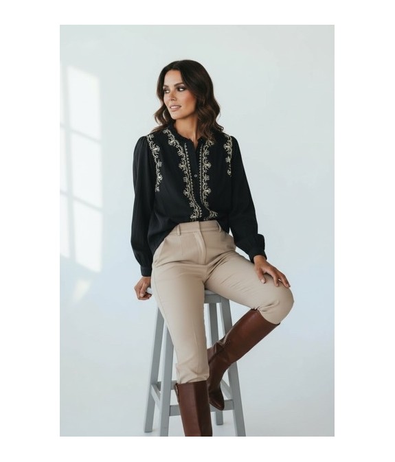 Chemisier noir femme avec broderies – Élégance intemporelle et style bohème chic