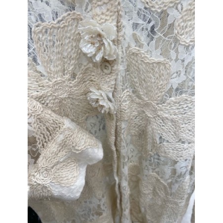 Blouse en dentelle écrue femme – Chemise élégante à motifs floraux – Haut chic et raffiné