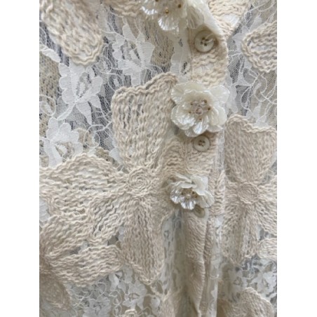 Blouse en dentelle écrue femme – Chemise élégante à motifs floraux – Haut chic et raffiné