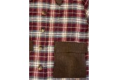Veste femme à carreaux bordeaux et beige avec détails en velours côtelé – Style vintage chic et confort moderne Veste femme à carreaux bordeaux et beige avec détails en velours côtelé – Style vintage chic et confort moderne