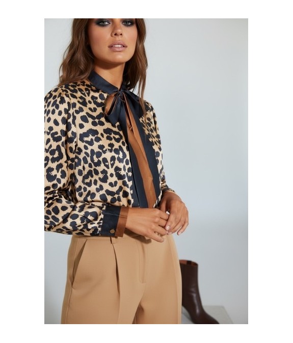 Chemisier femme imprimé léopard avec nœud lavallière – Haut chic et tendance