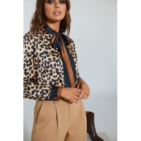 Chemisier femme imprimé léopard avec nœud lavallière – Haut chic et tendance